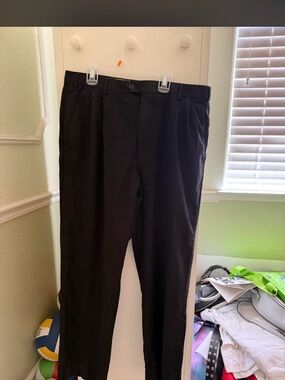 Santorelli Men’s Black Pleated Dress Trousers